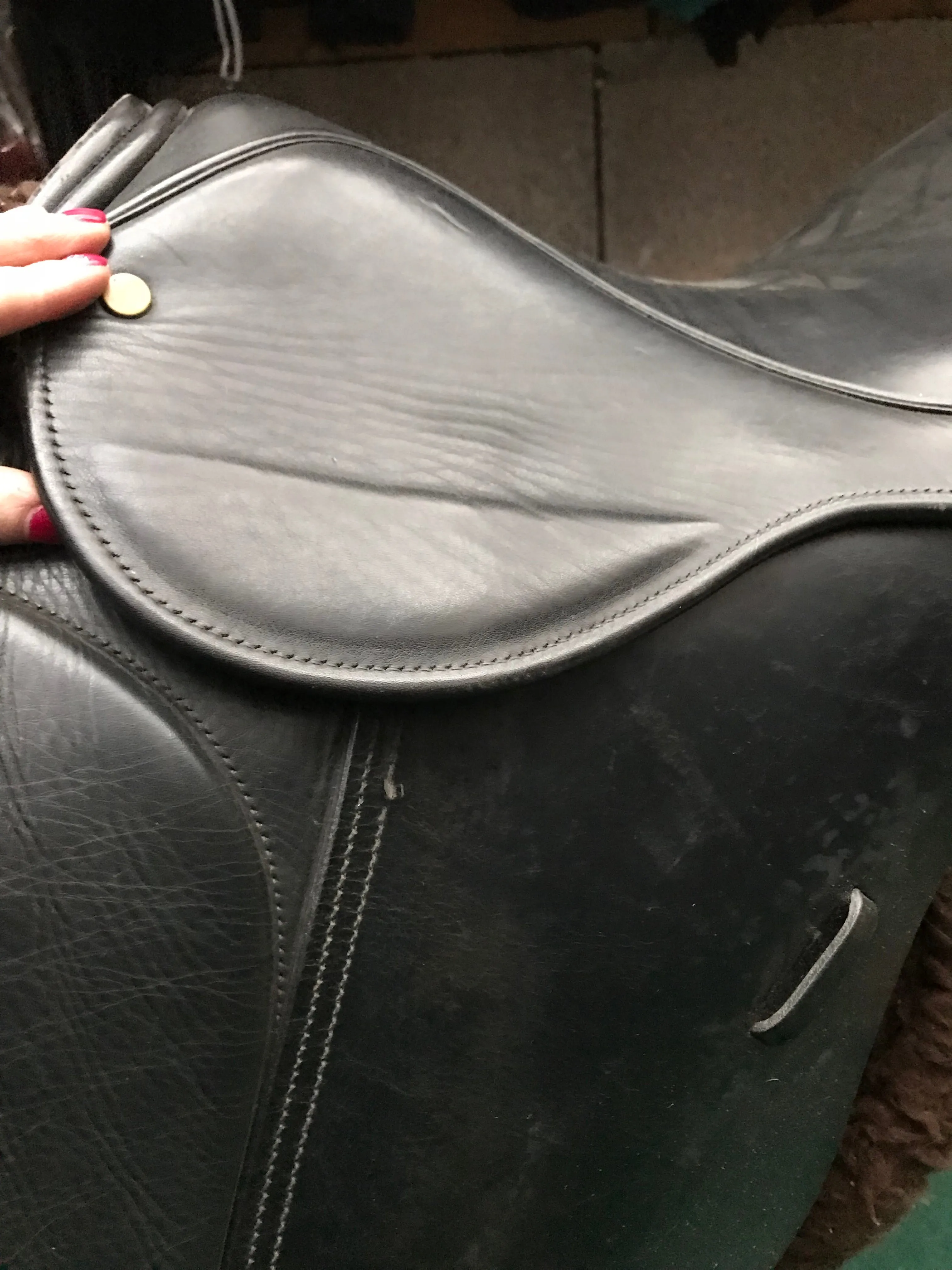 17” Equestrian Deluxe Black  Medium Fit Saddle
