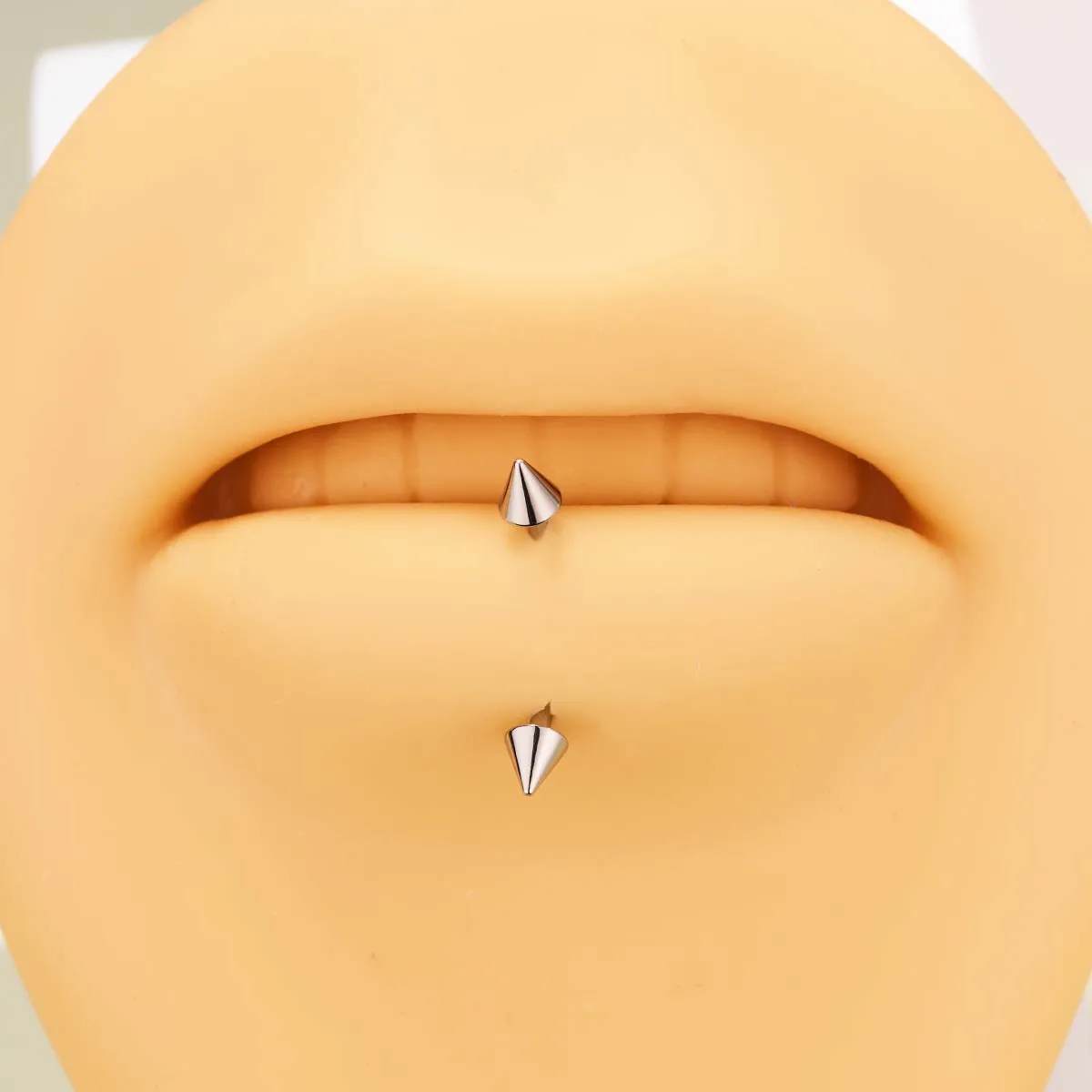 2PCS 18G Titanium Internally Threaded Spike Eyebrow Rook Rings