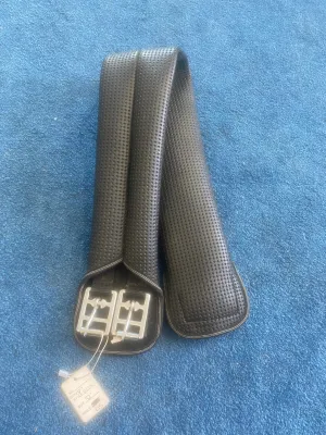 32” black padded girth