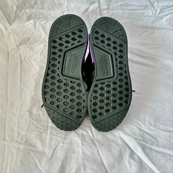 Adidas Original NMD_R1 GX5694 size M 5.5 / W6.5 (Big Boys 6.5) 25cm --NEW--
