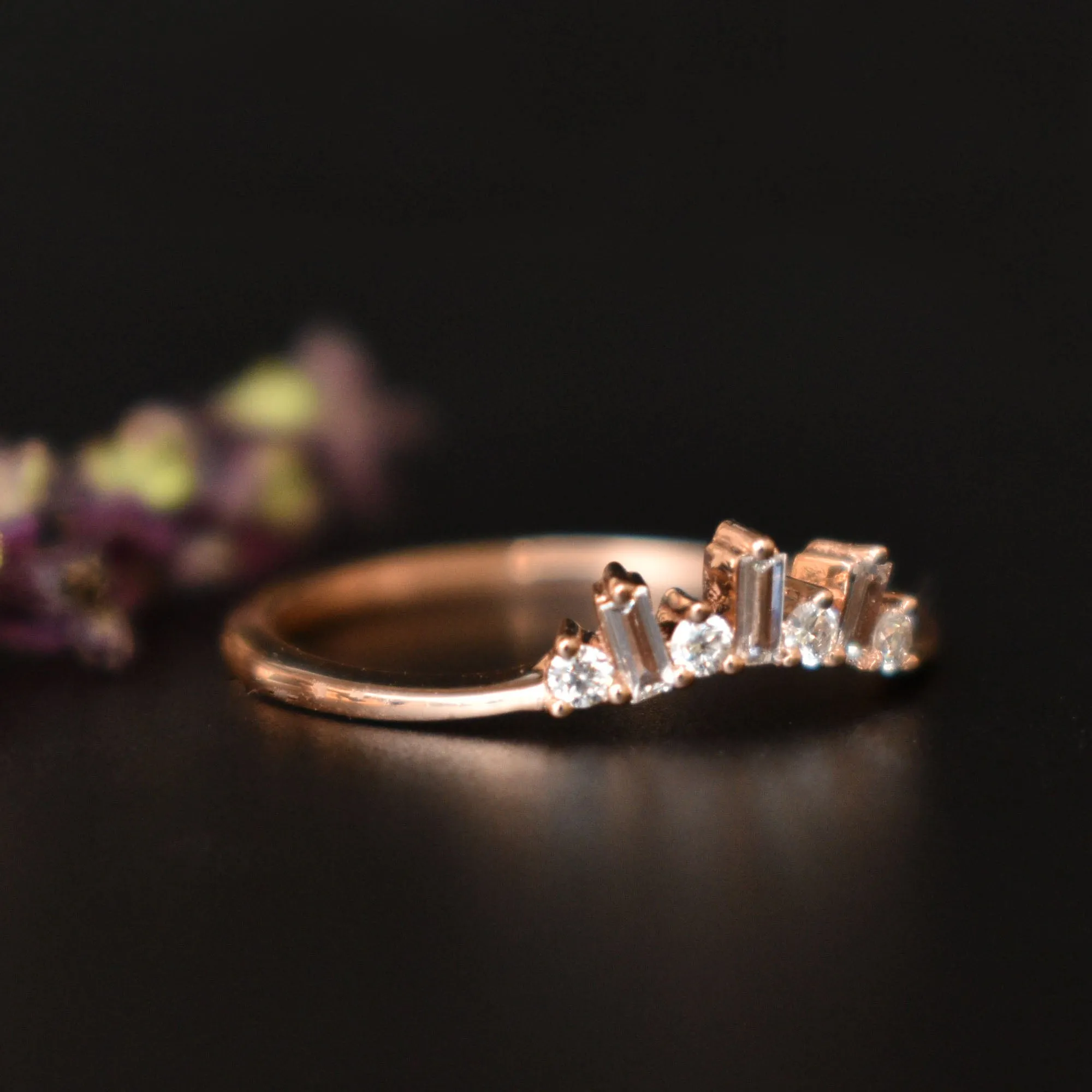 Baguette & Round Diamond Curved Ring