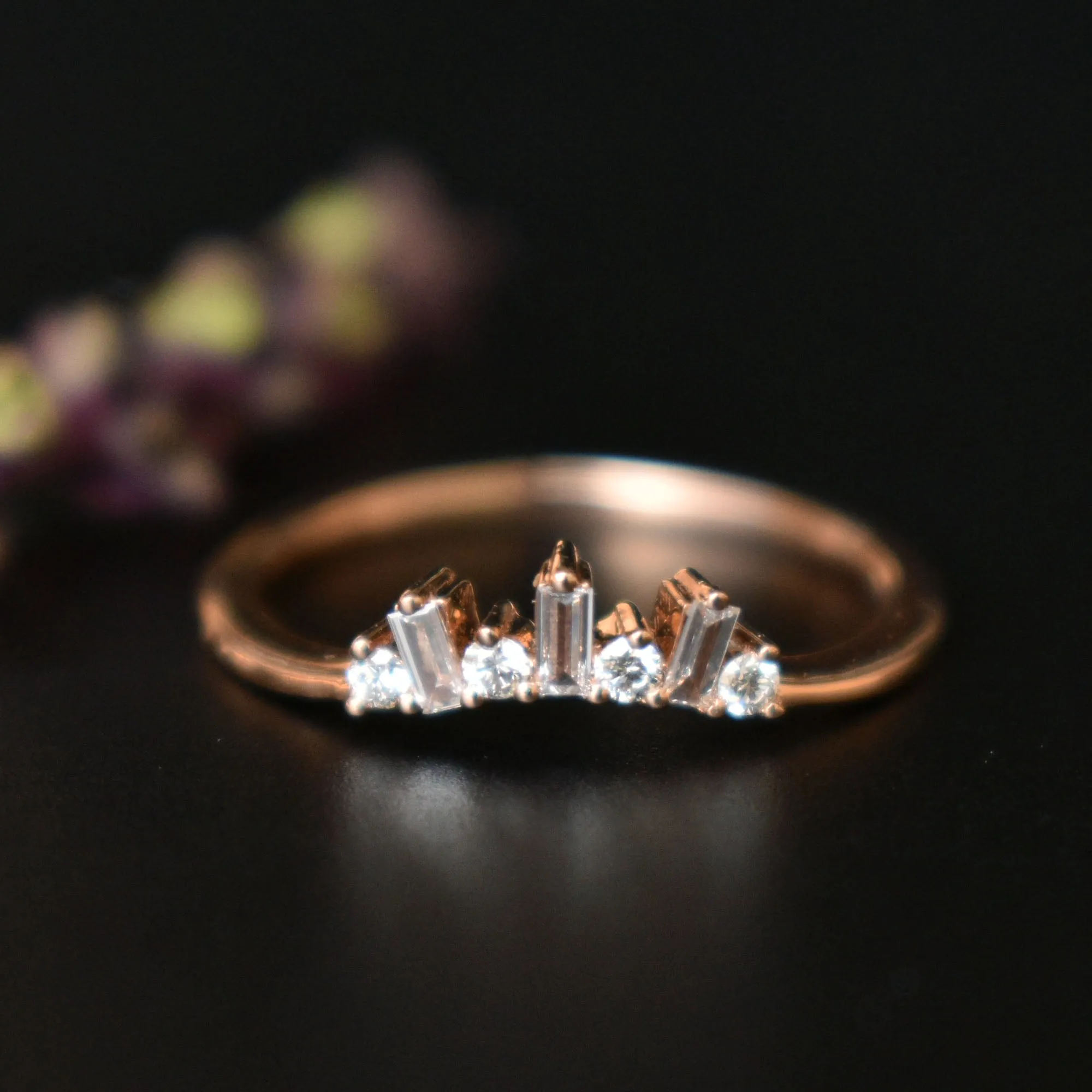 Baguette & Round Diamond Curved Ring