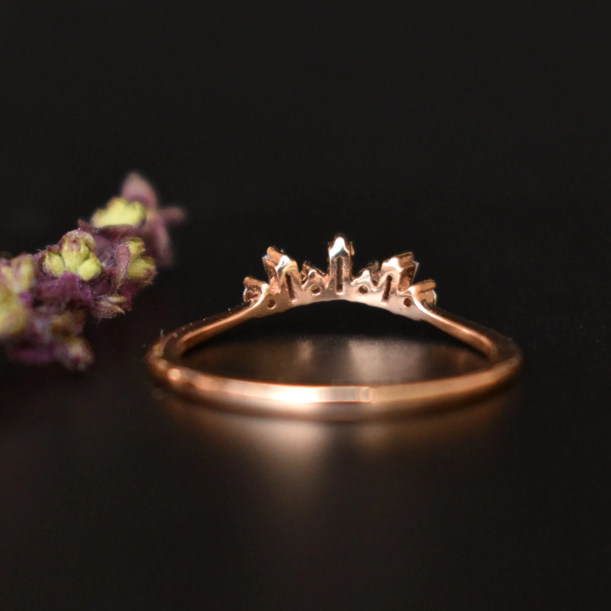 Baguette & Round Diamond Curved Ring