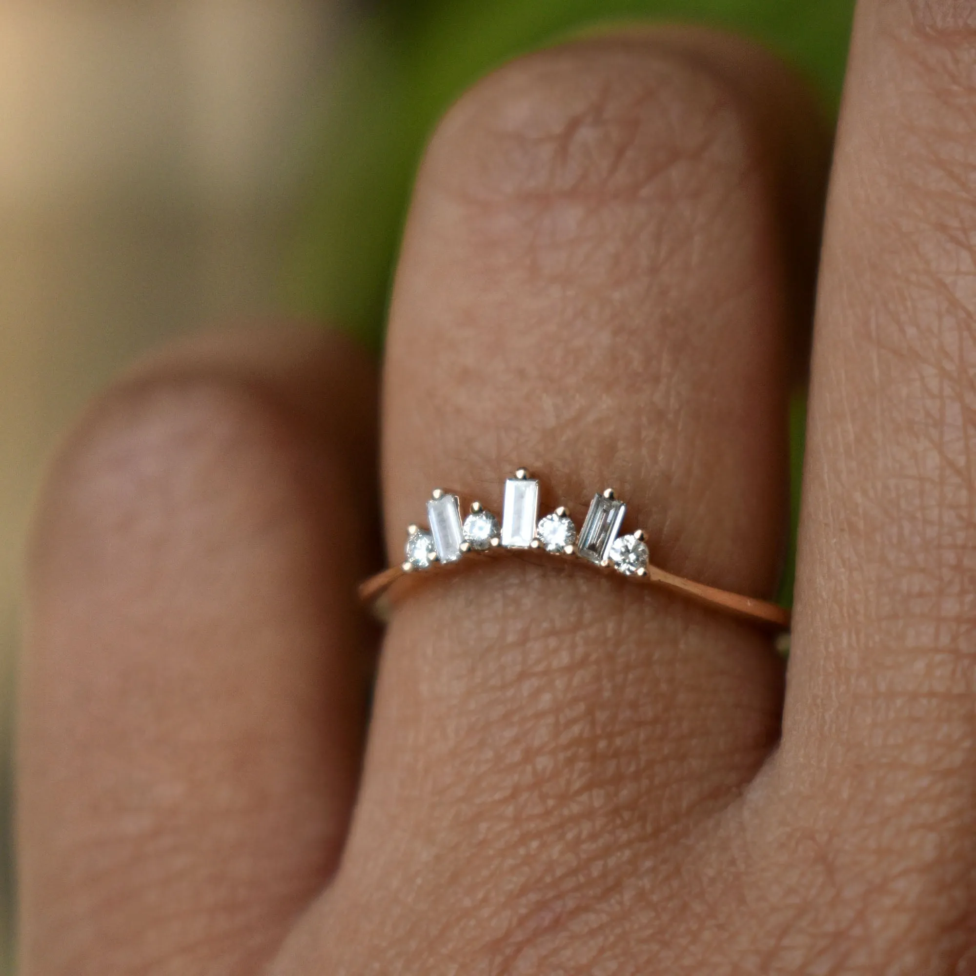 Baguette & Round Diamond Curved Ring