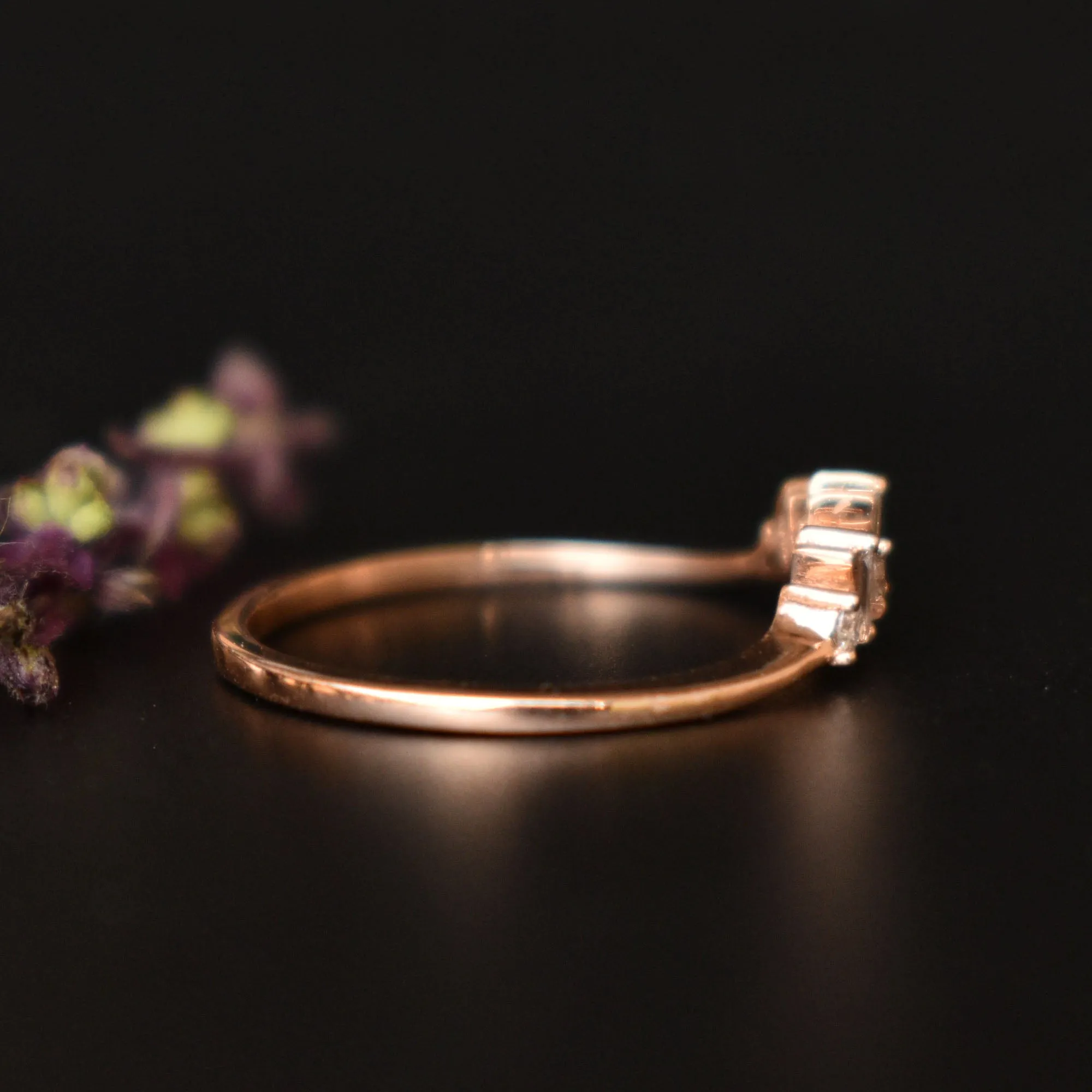 Baguette & Round Diamond Curved Ring