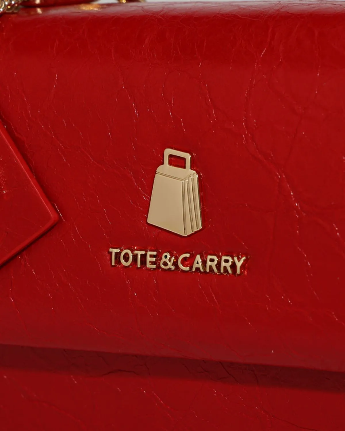 Camila Shoulder Bag in Red