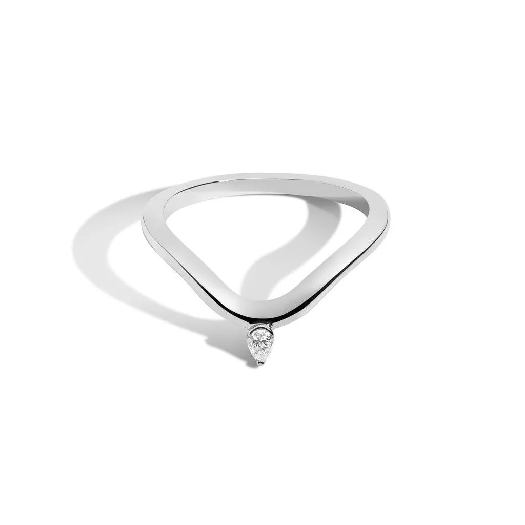 Curved Band With Pear