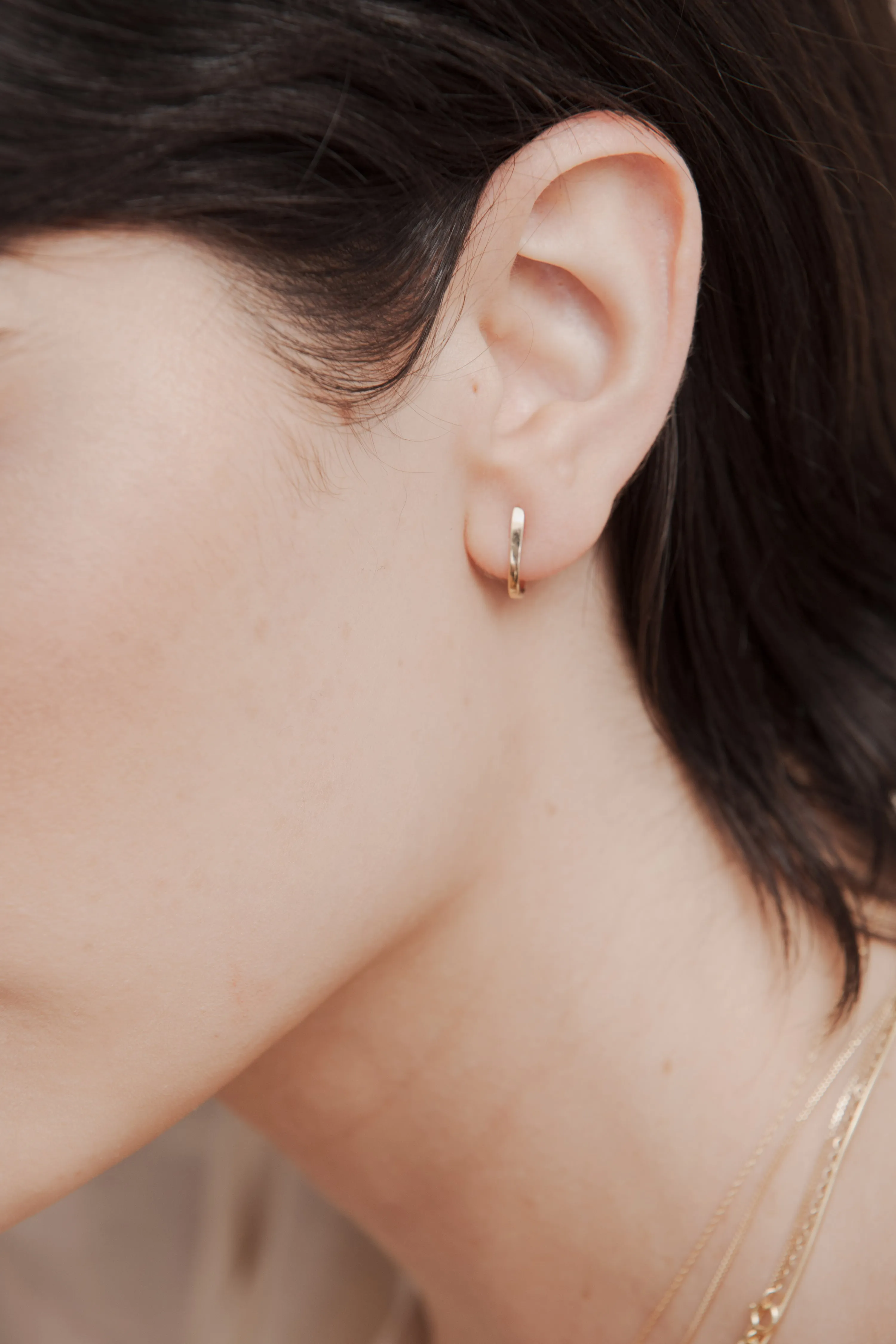 curved bar studs
