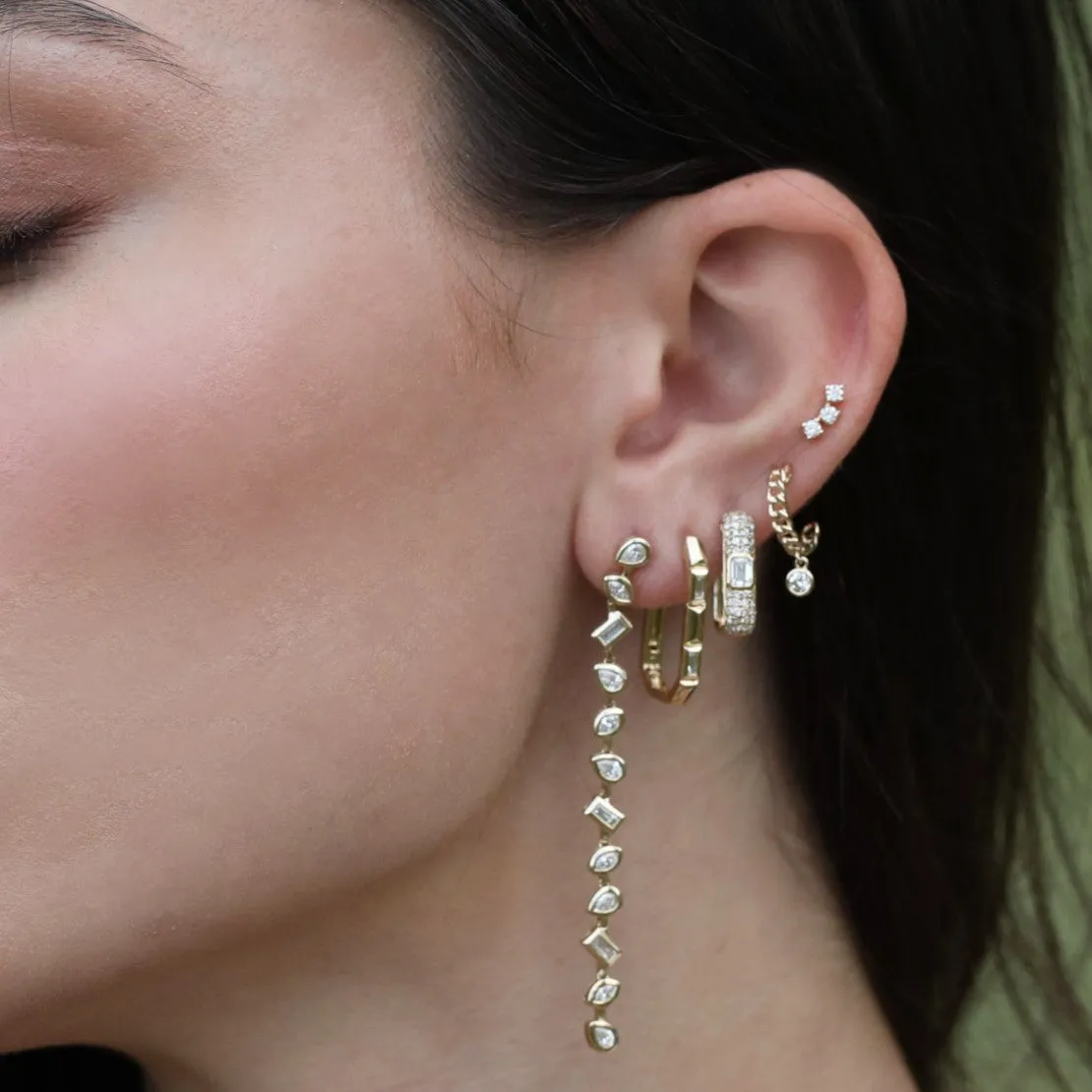Curved Three Diamond Stud