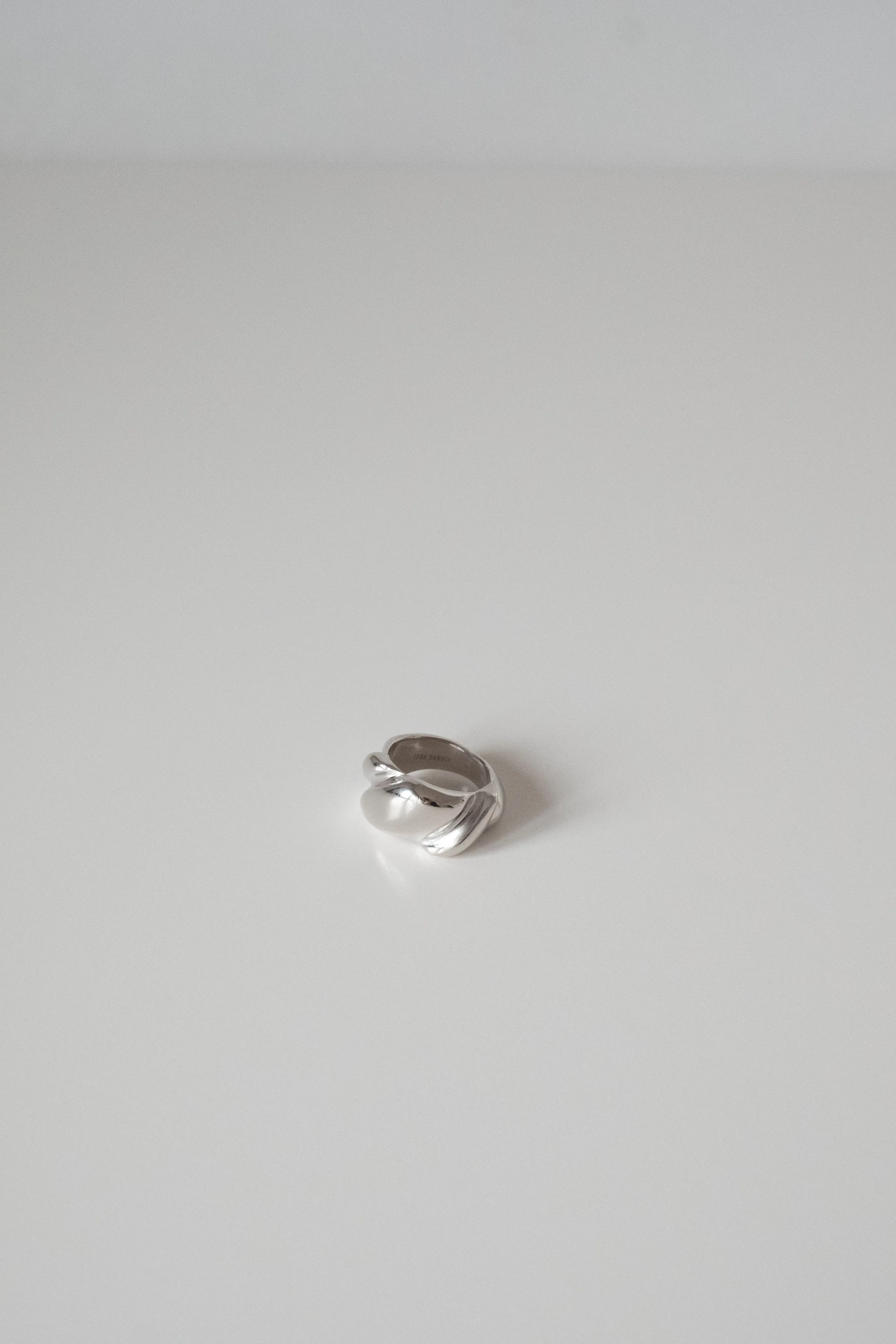 Curved Wave Ring