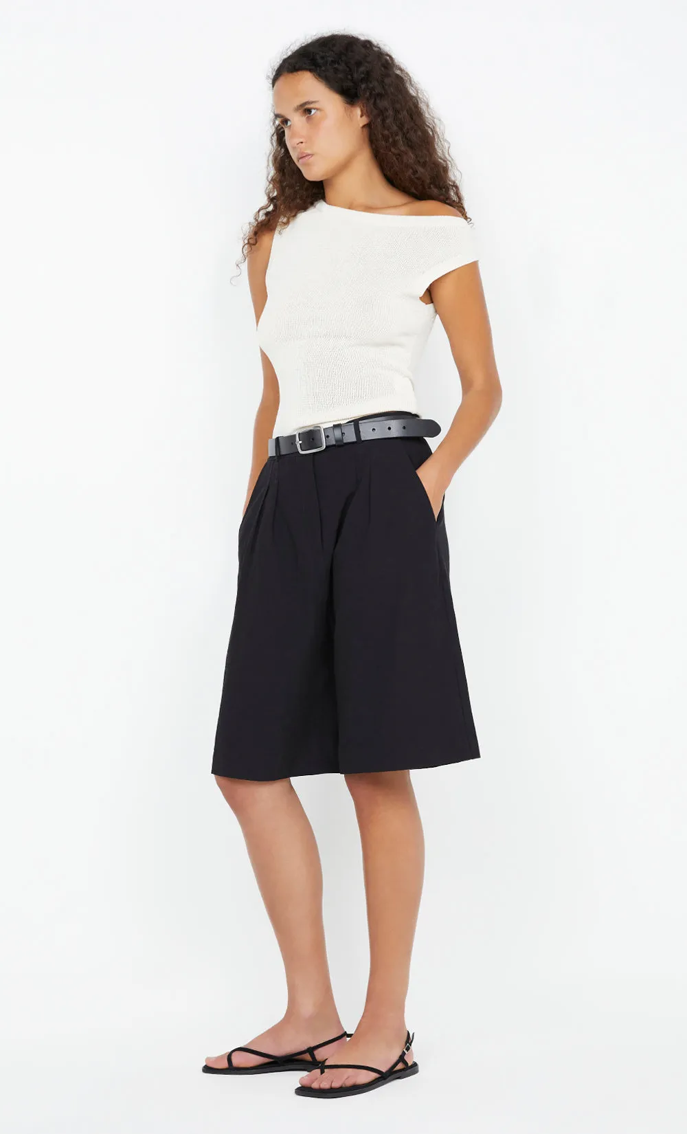 ELANAH KNIT ASYM TOP - WHITE