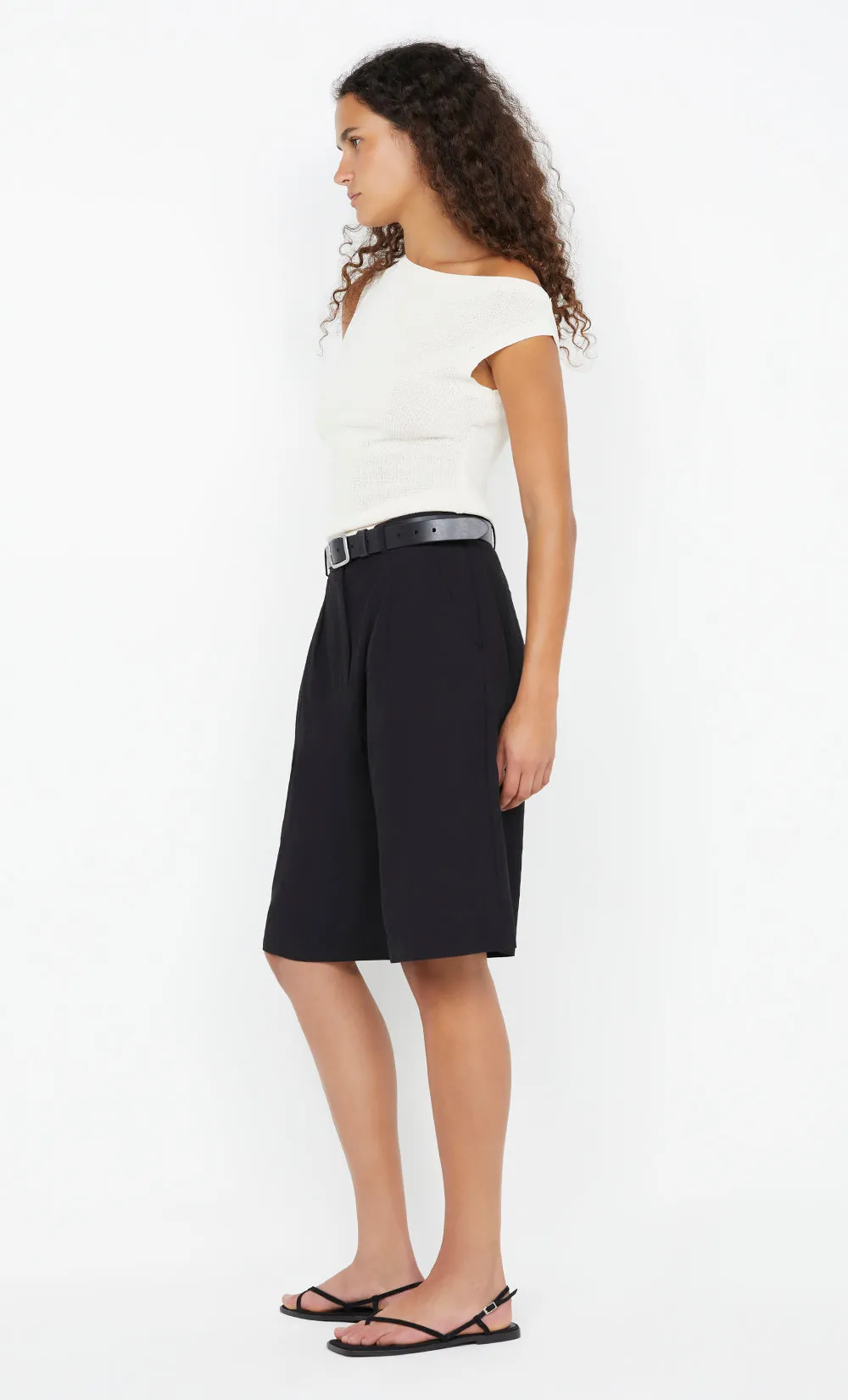 ELANAH KNIT ASYM TOP - WHITE
