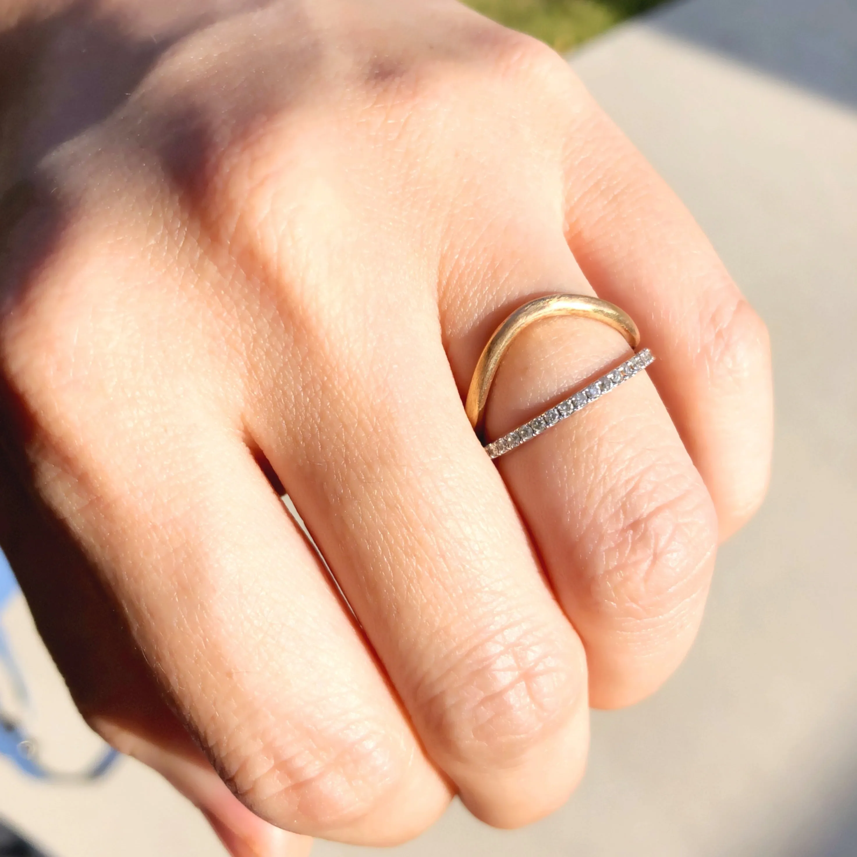 Embrace Curved Gold Band