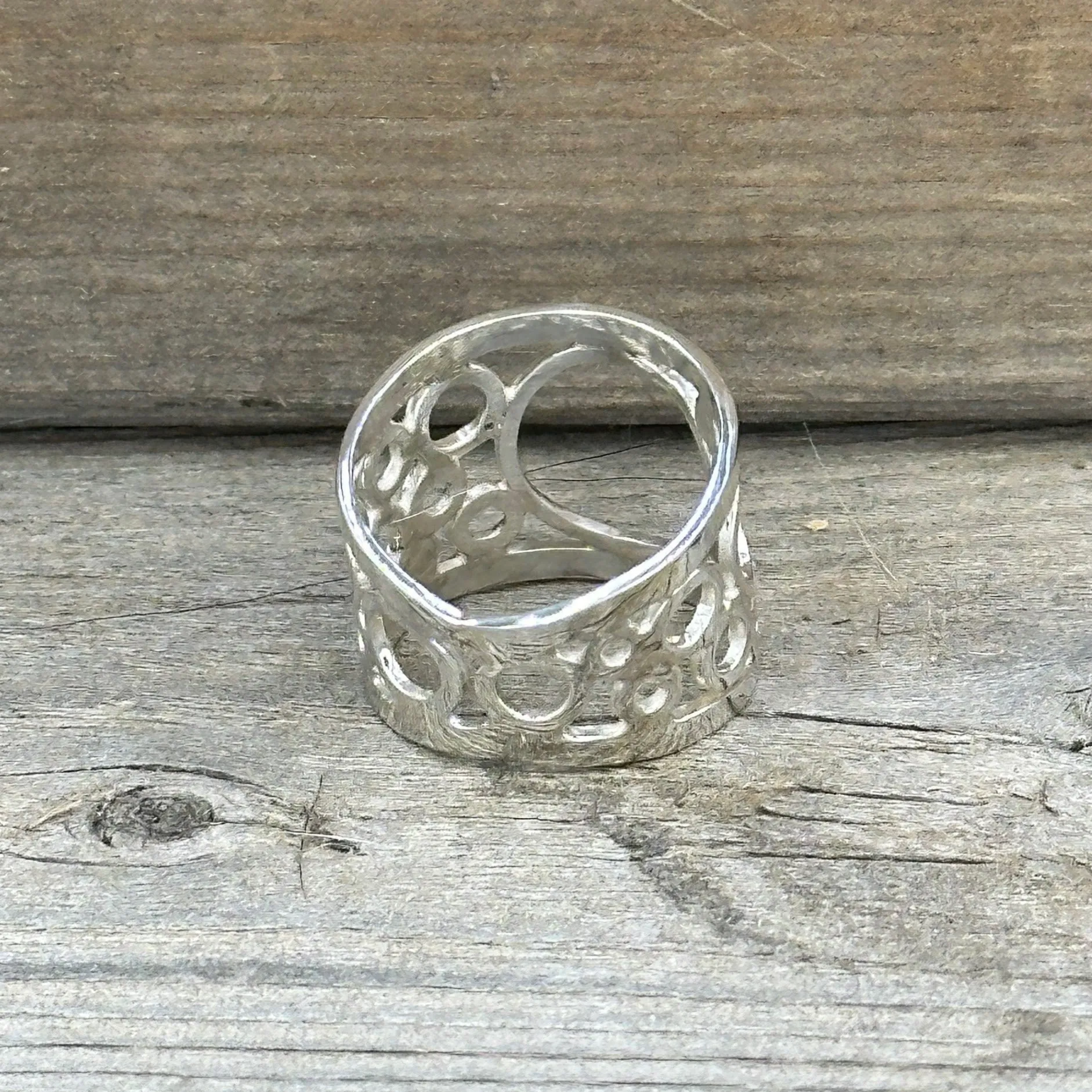Faux Filigree Circle Ring