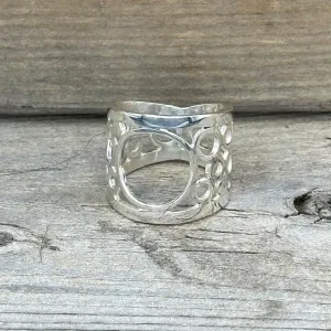 Faux Filigree Circle Ring