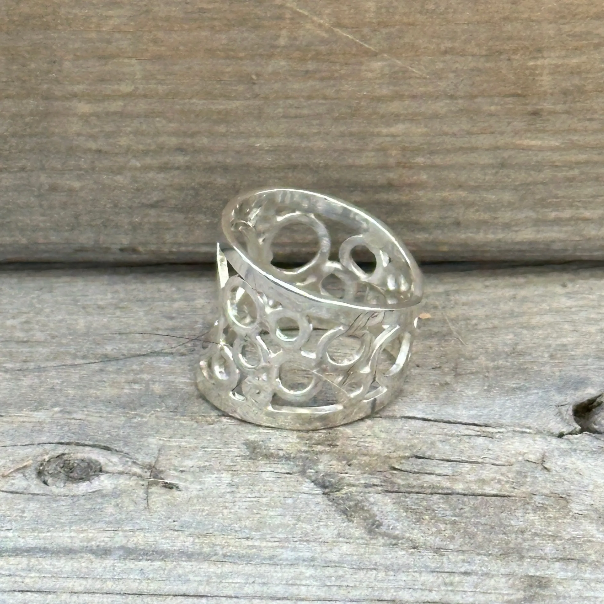 Faux Filigree Circle Ring