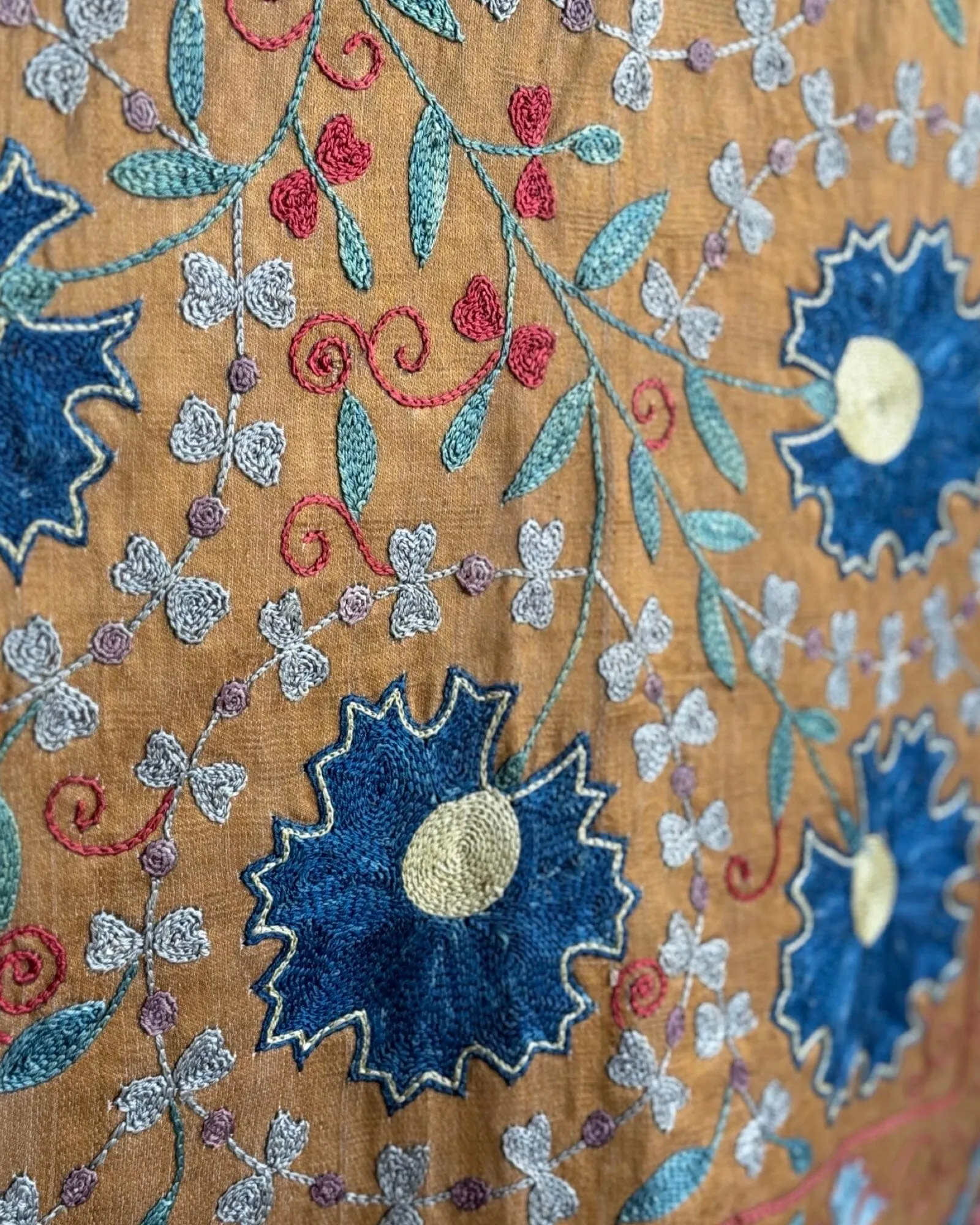 Hand Stitched Suzani (CSSU088024 |  ")