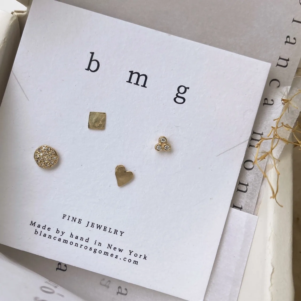 heart paper  stud