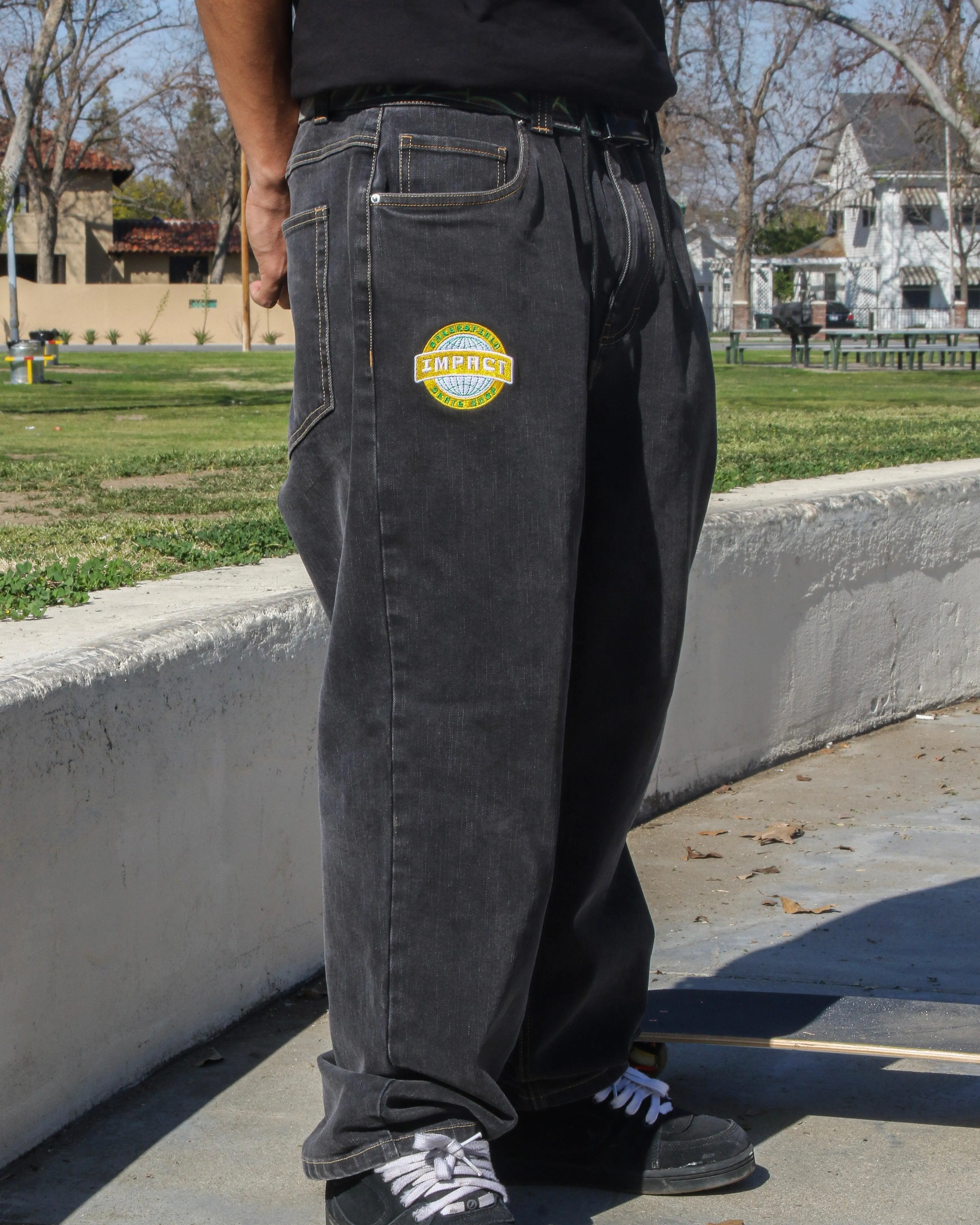 IMPACT Relaxed Denim Pants Washed Black
