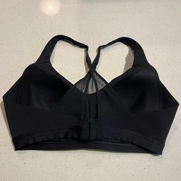 Lululemon Up For It Bra in Black Size 34C
