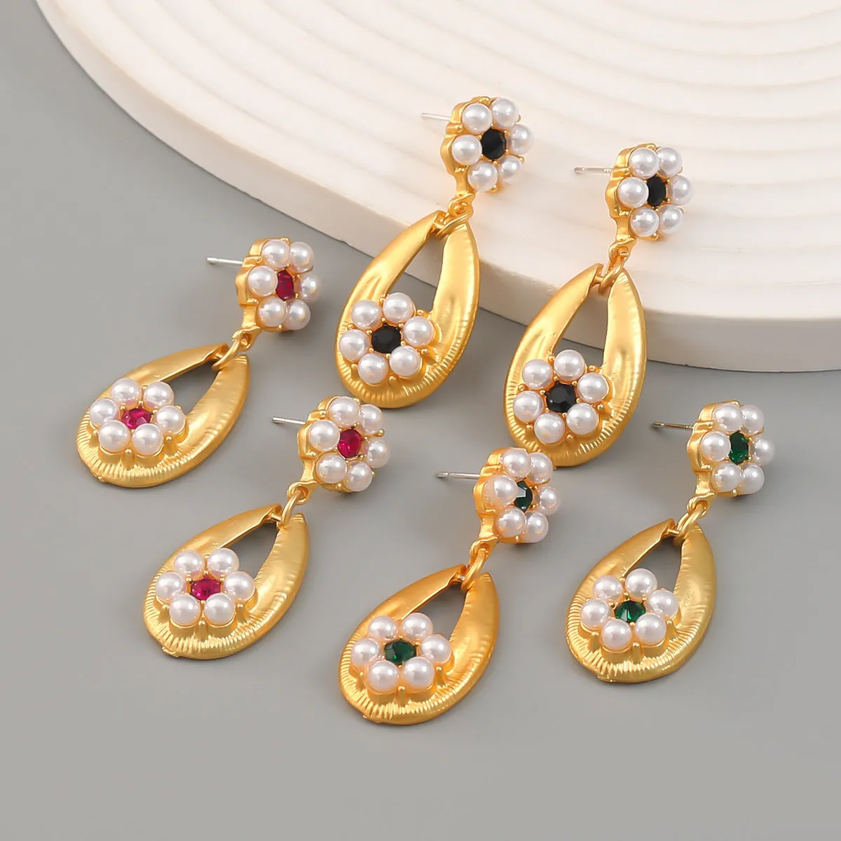 Mid-Ancient Earrings European and American Vintage Earrings Women's Bohemian Style Drop-Shaped Alloy Inlaid Pearl Flower Earrings Wholesale