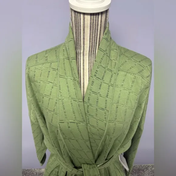 Nike Women's Green reversible Textured Robe M