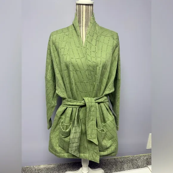 Nike Women's Green reversible Textured Robe M