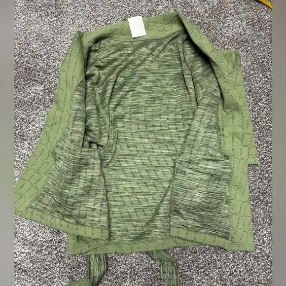 Nike Women's Green reversible Textured Robe M
