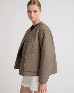 Padded jacket with pockets