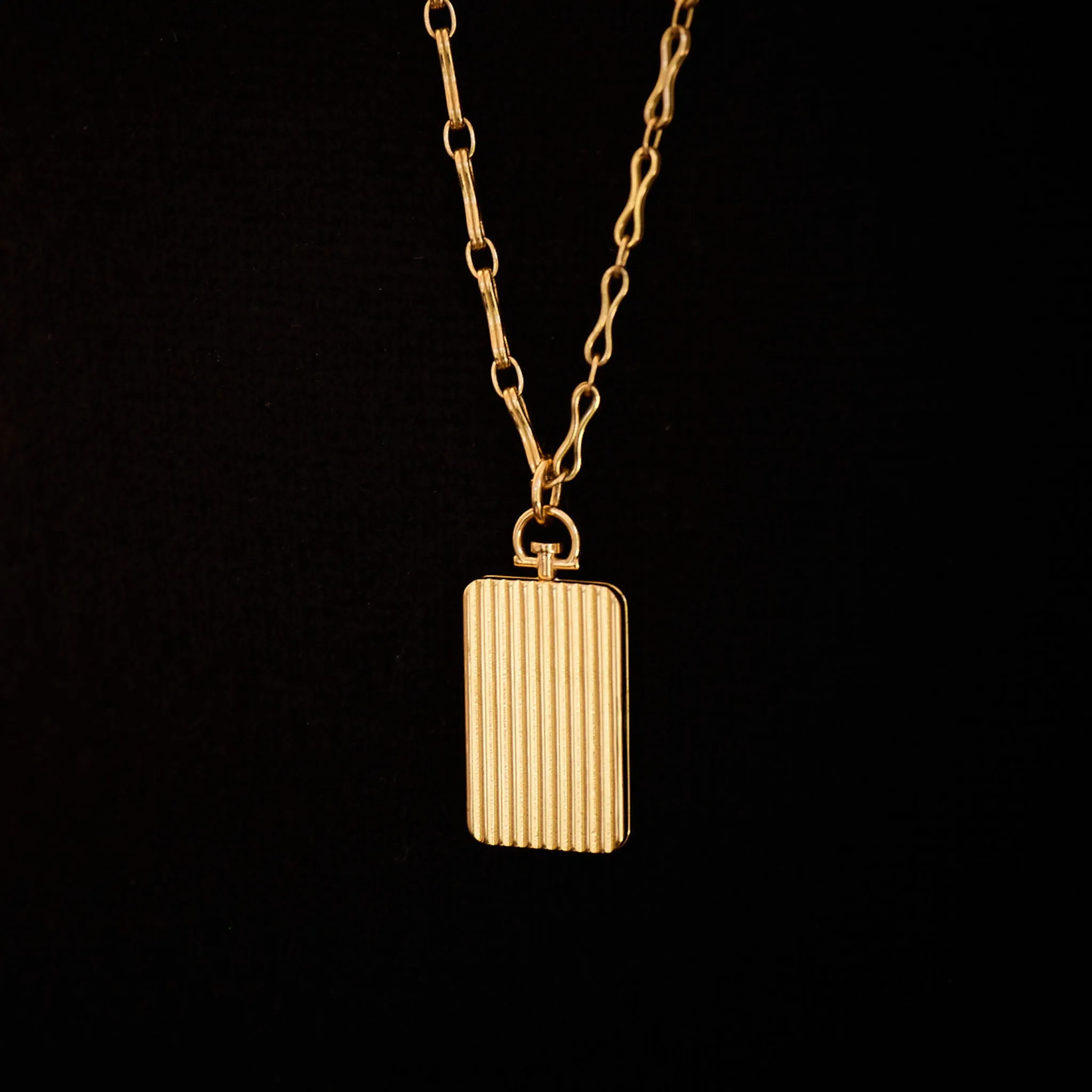 Rectangle Barre Photo Locket 18k Yellow Gold (Double Sided Barre)