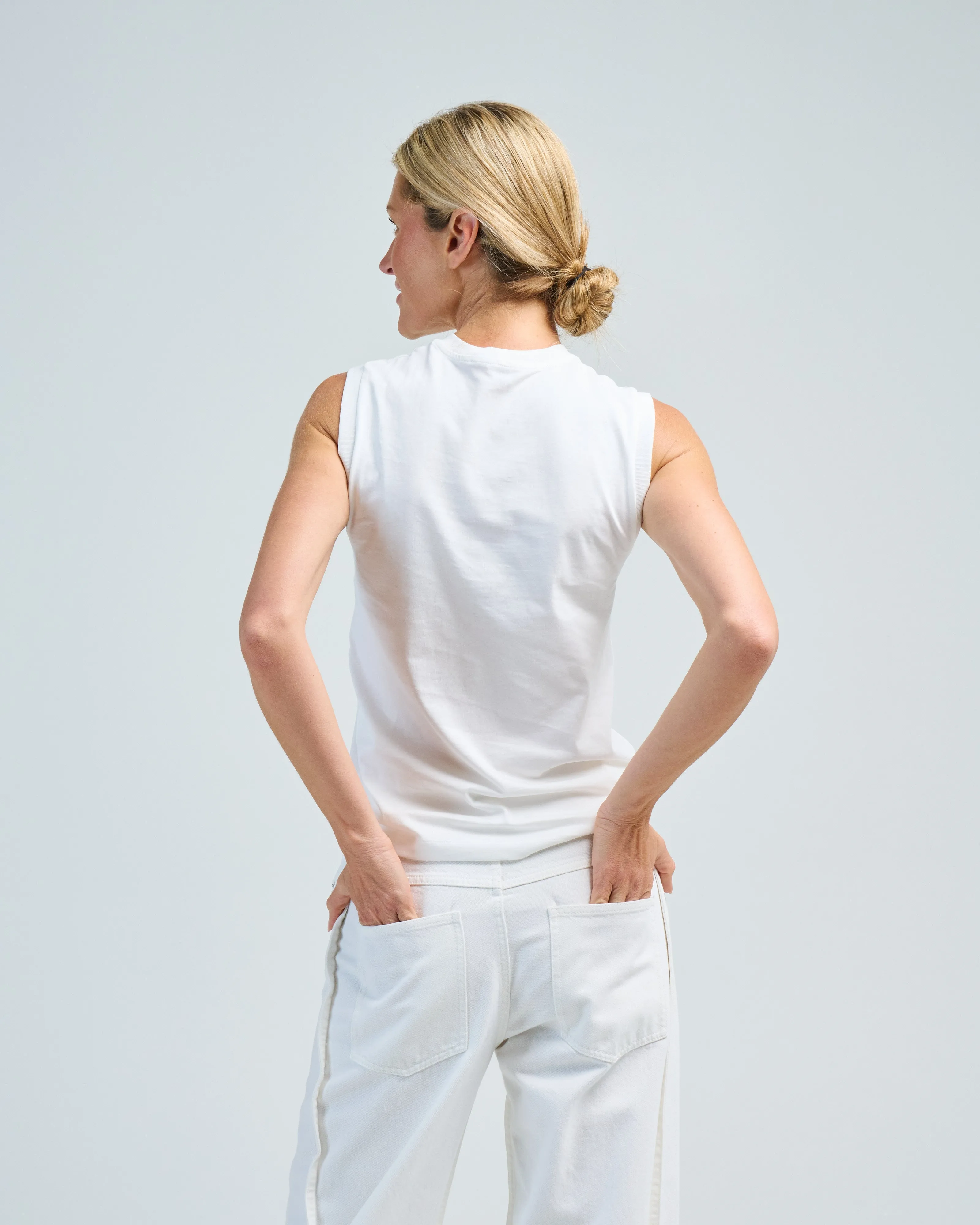 relaxed sleeveless tee
