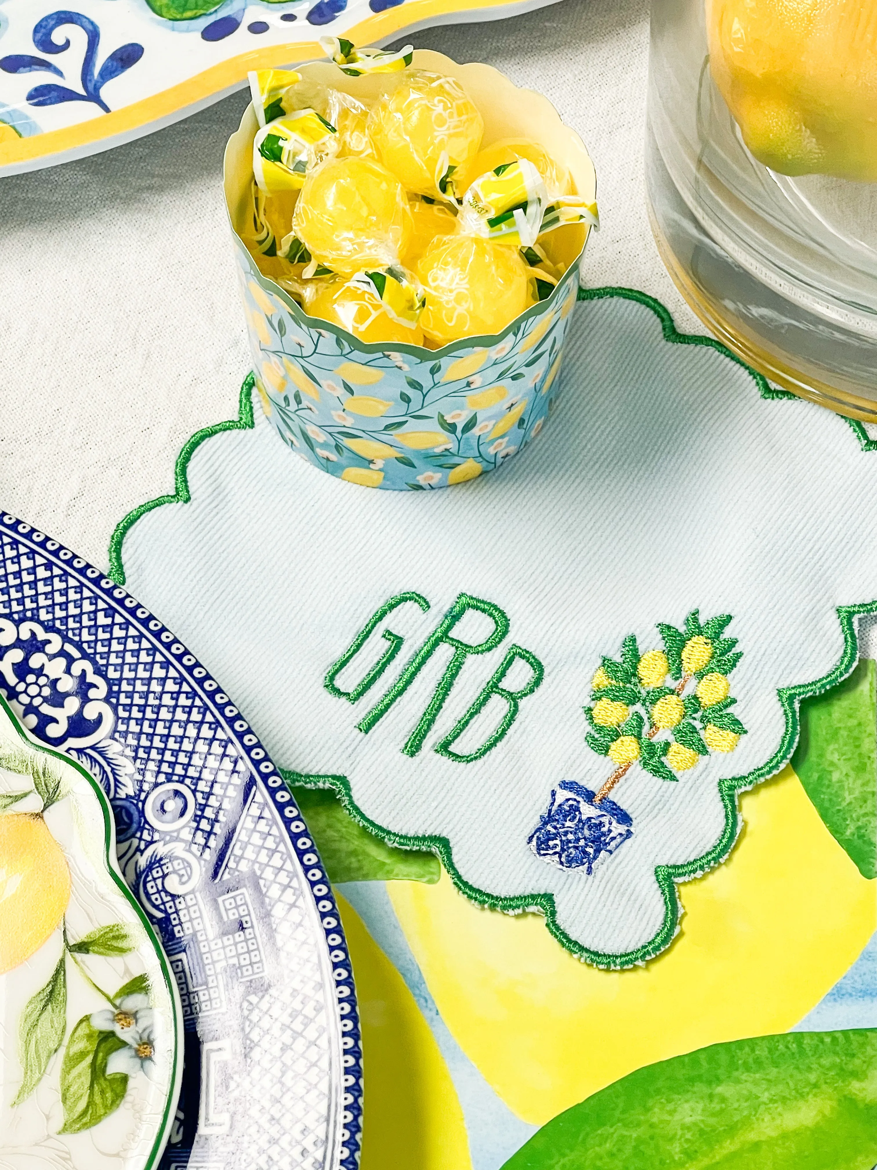 Scalloped edged cocktail napkins