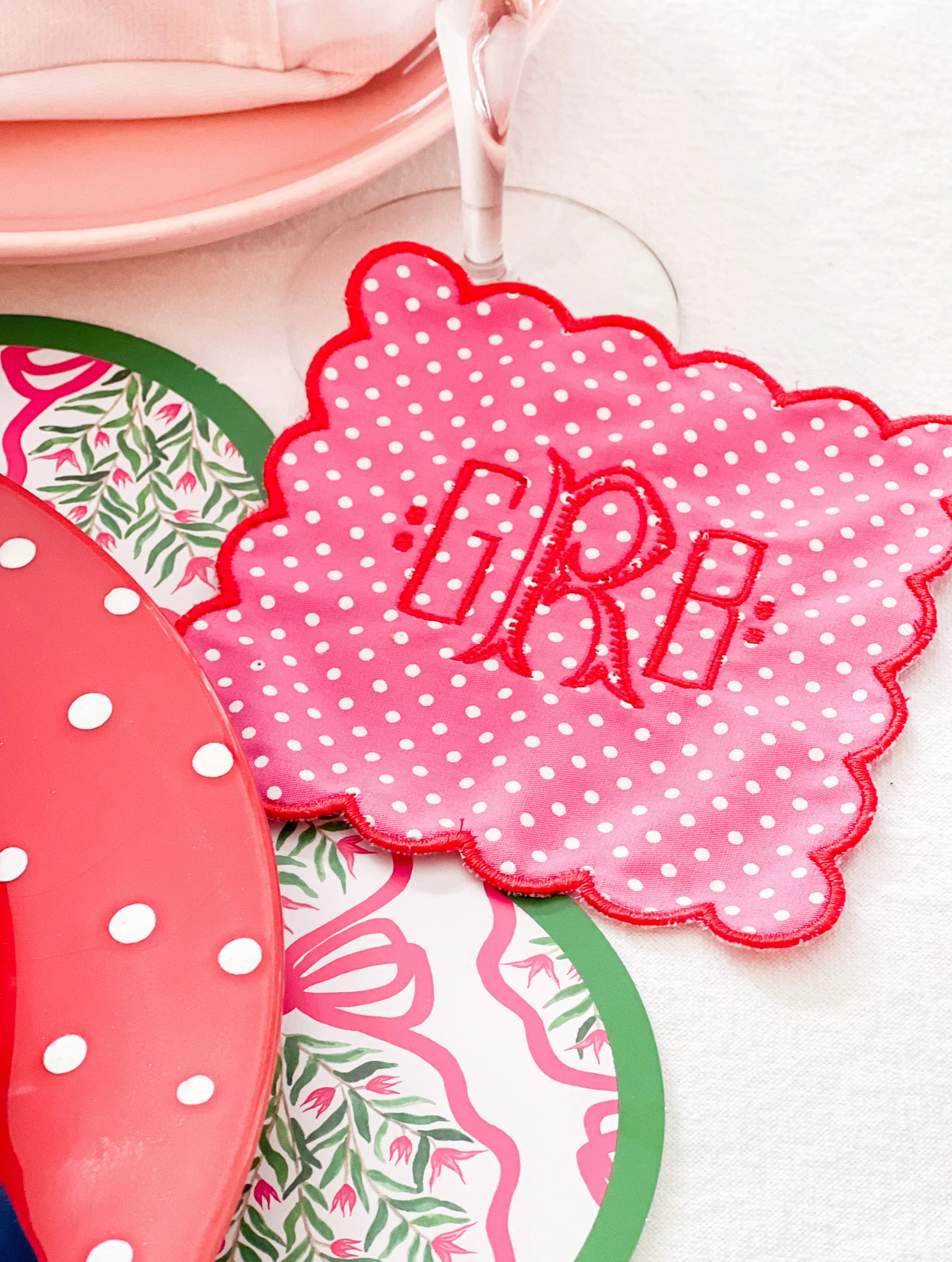 Scalloped edged cocktail napkins