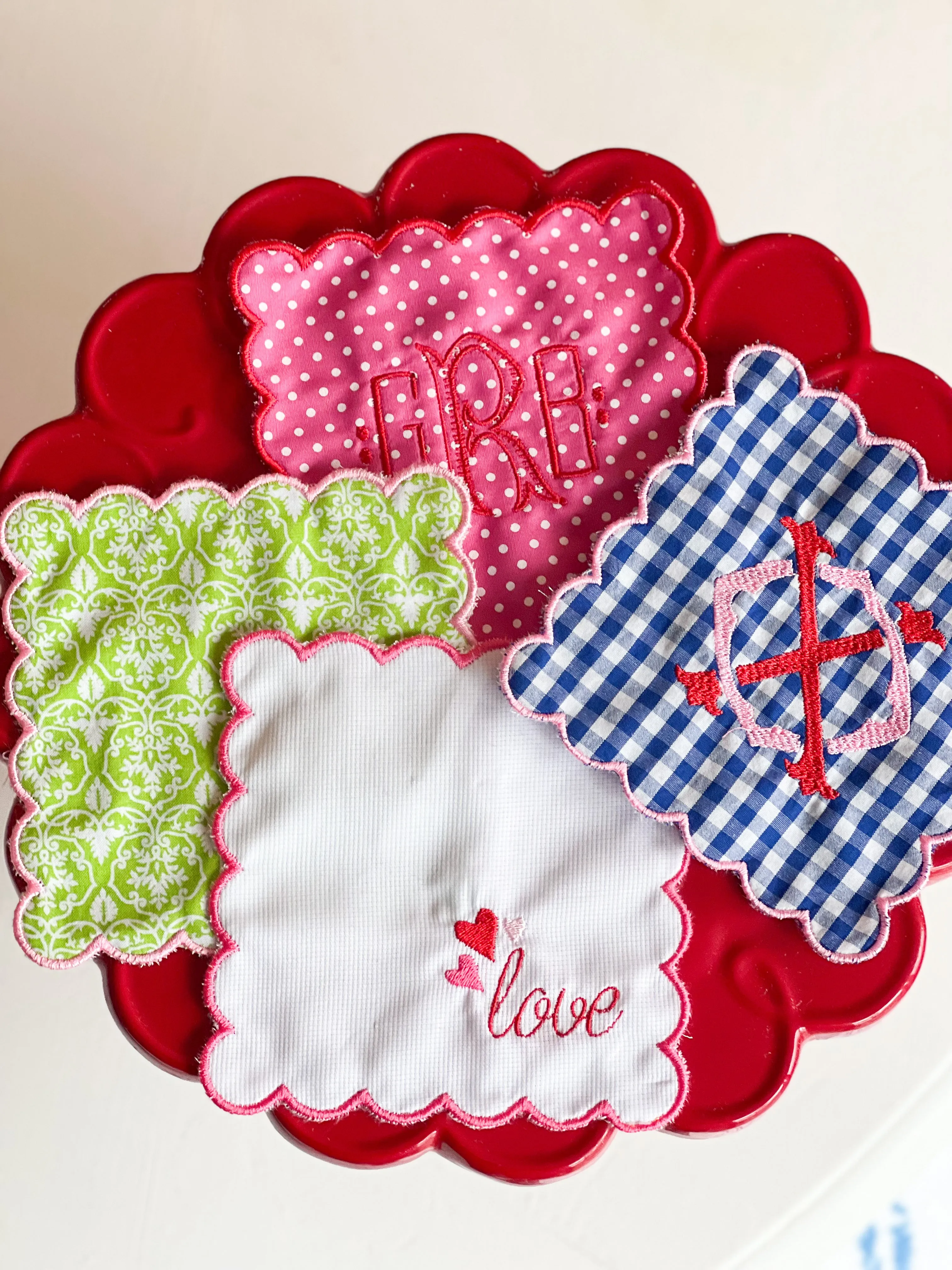 Scalloped edged cocktail napkins
