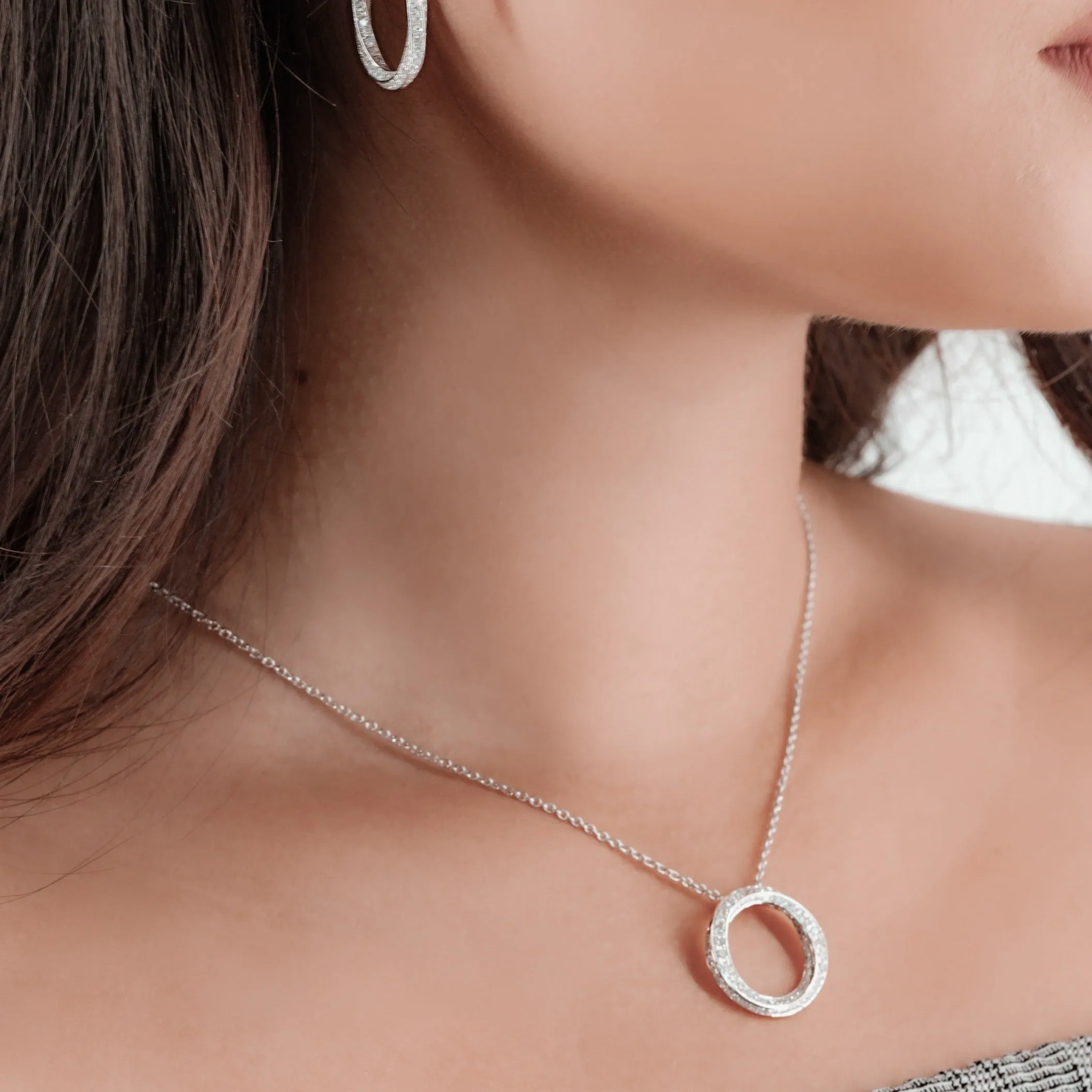 Seamless Aqua Necklace, 18K White Gold and Diamonds (0.84ct.tw.)