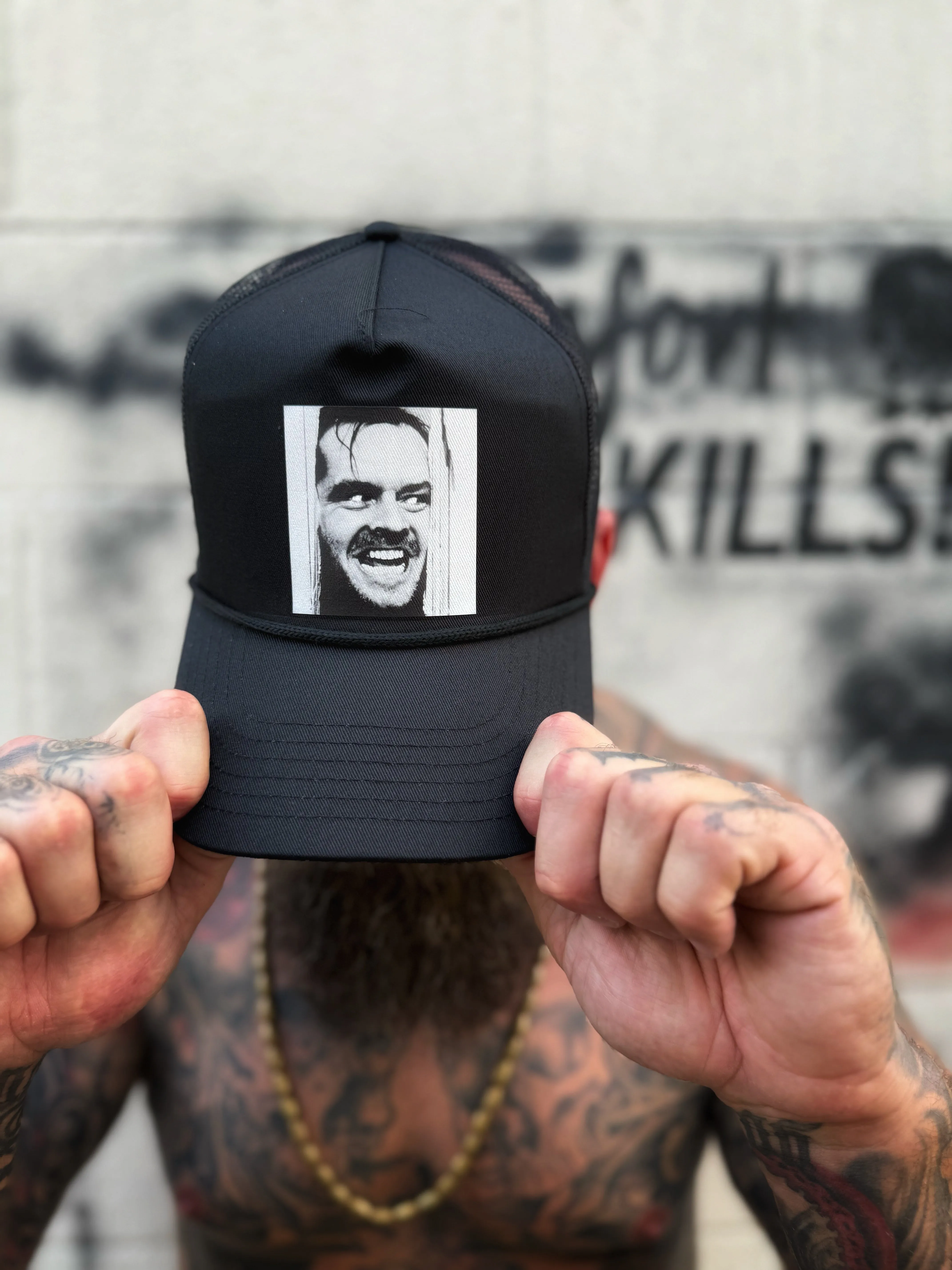 SHINING CURVBED BILL BLACK HAT
