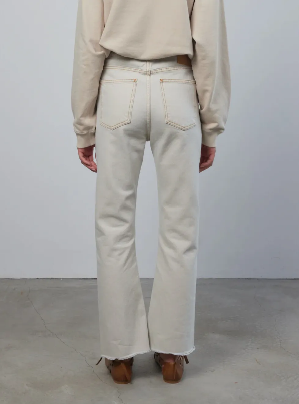 Stowe Jean, Tile White