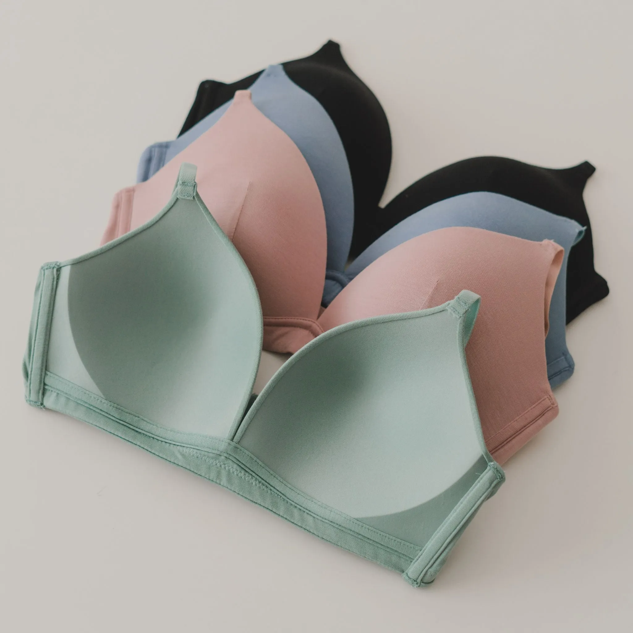 Supportive Flexi-Fit! Lightly-Lined Wireless Bra in Black