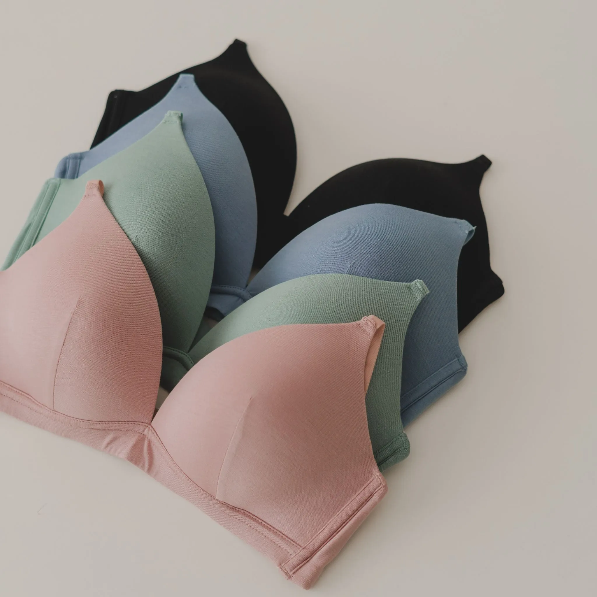 Supportive Flexi-Fit! Lightly-Lined Wireless Bra in Black