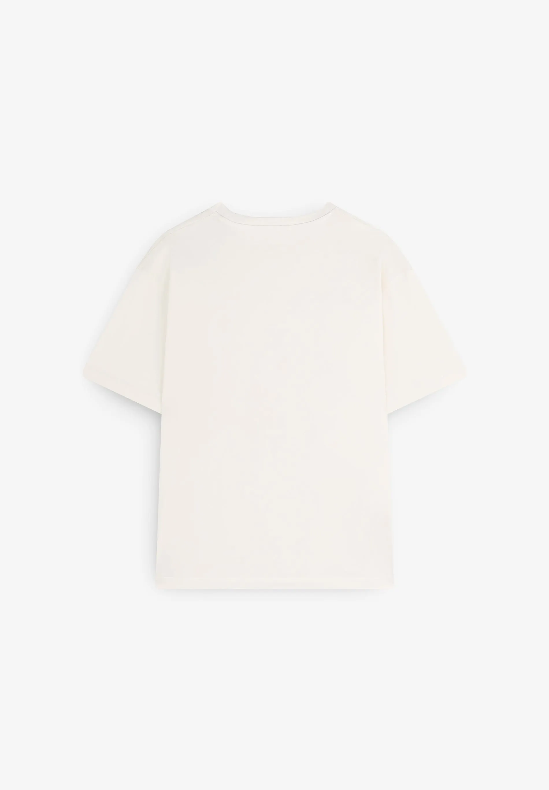 T-SHIRT COM BOLSO E LOGÓTIPO