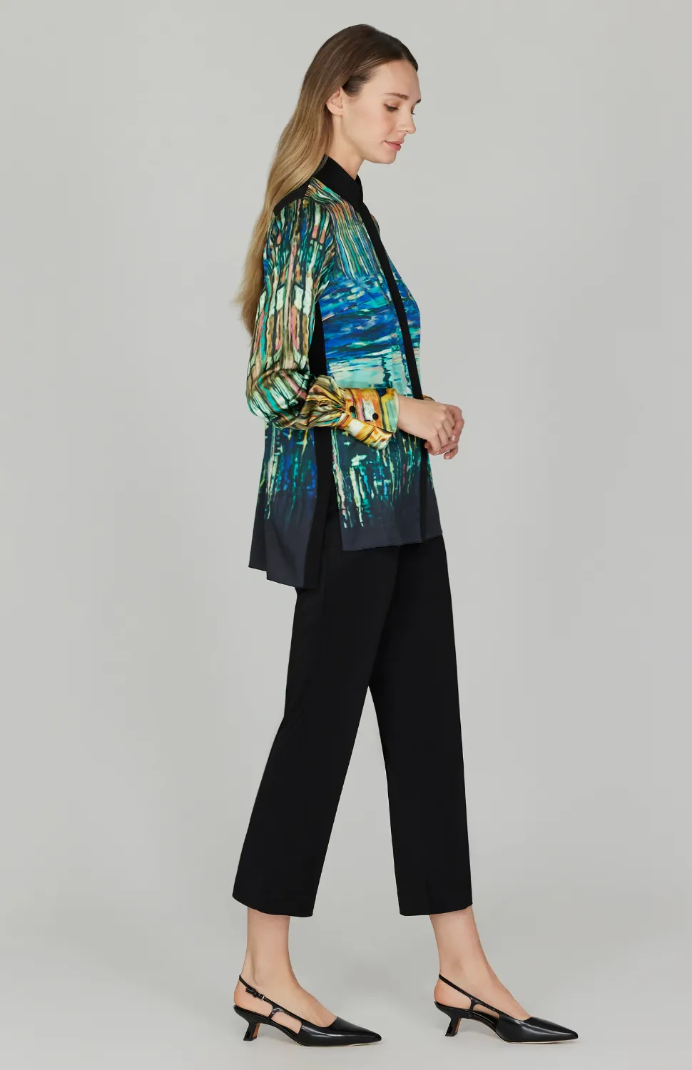 Water Reflection Collared Blouse w/  Relaxed Sleeve