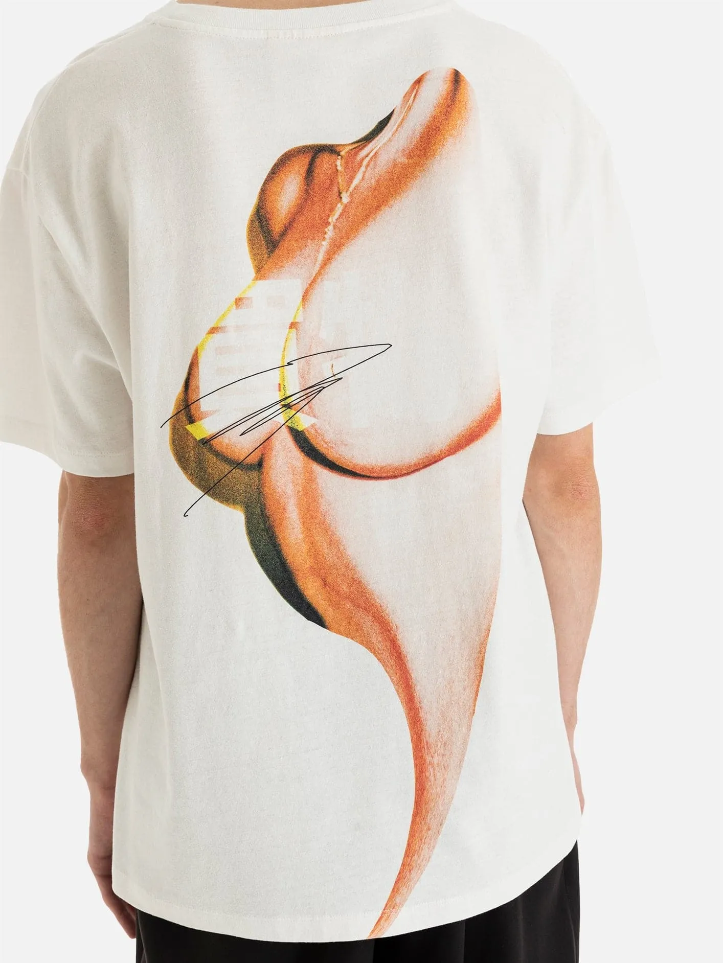 Yuza Göğüs Baskılı Relaxed Kesim T-Shirt