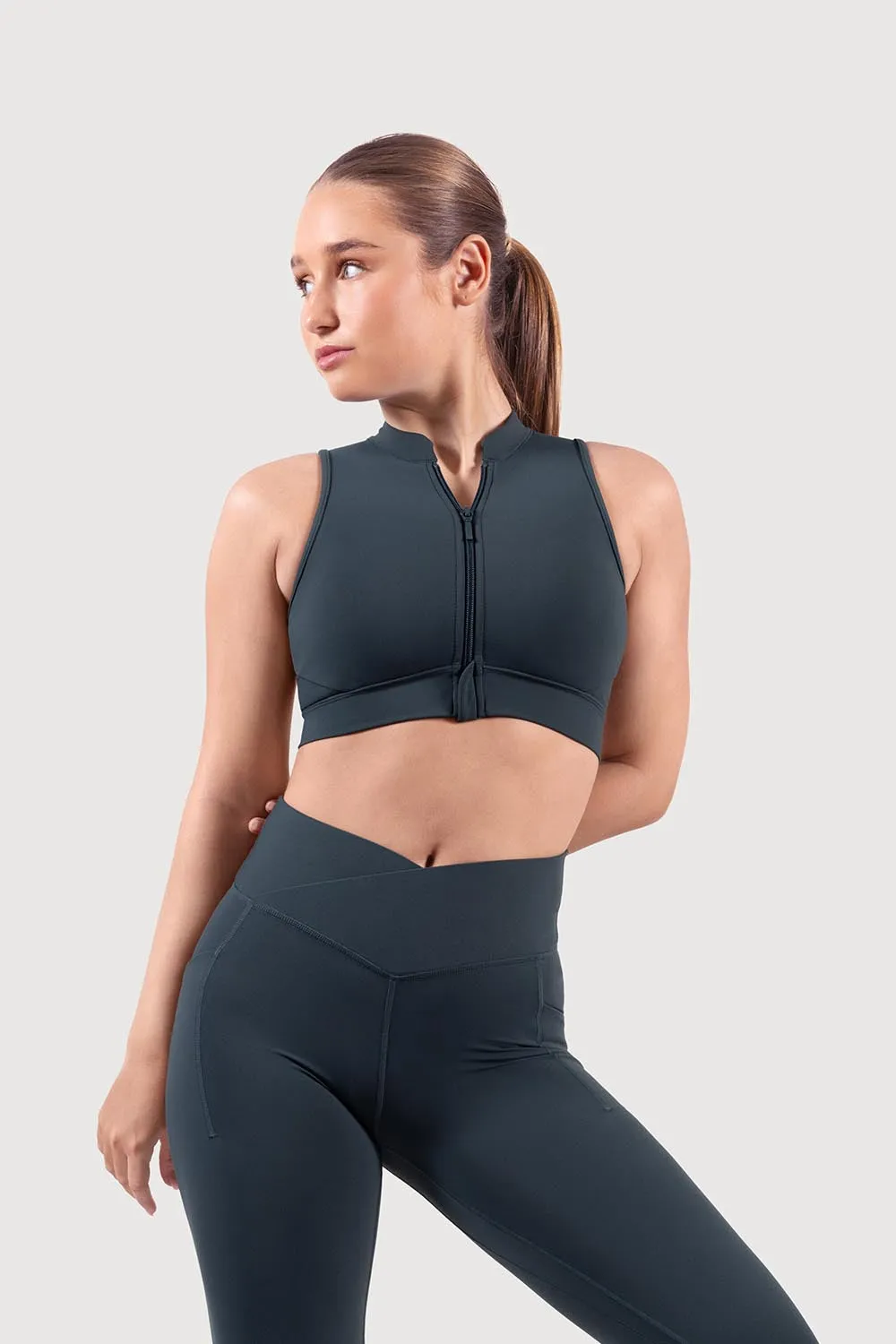 Z5579Y - BLOCHeverhold™ Keyhole Crop